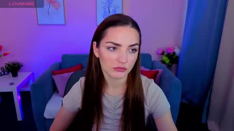 Snapshot of myellaluvs chatting on 09/28/25, 01:38 Ella online show from 09/28/25, 01:38