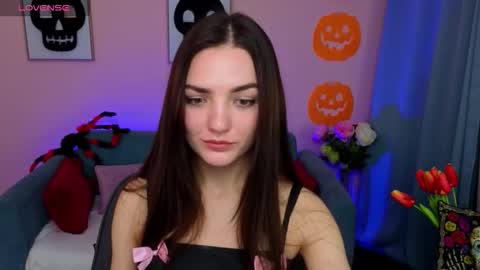 Snapshot of myellaluvs chatting on 10/27/25, 11:09 Ella online show from 10/27/25, 11:09