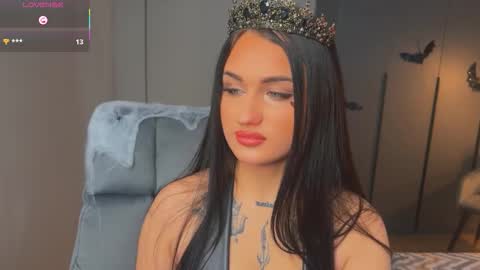 Snapshot of mygoddesshecate chatting on 10/25/25, 05:37 Hecate online show from 10/25/25, 05:37