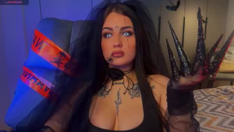 Snapshot of mygoddesshecate chatting on 10/31/25, 06:47 Hecate online show from 10/31/25, 06:47