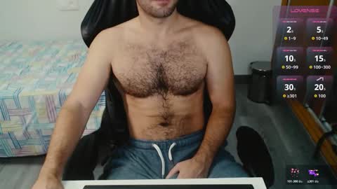 Snapshot of myhairymacho chatting on 10/26/25, 11:49 Juan OF myhairymacho online show from 10/26/25, 11:49