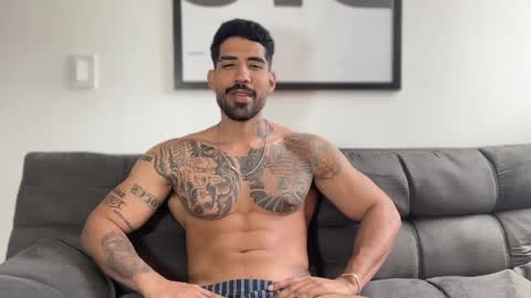 Snapshot of myke_esthetic chatting on 01/04/25, 07:55 Myke esthetic online show from 01/04/25, 07:55