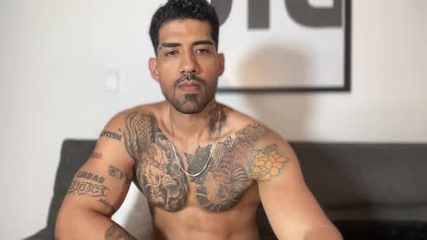 Snapshot of myke_esthetic chatting on 01/28/25, 02:21 Myke esthetic online show from 01/28/25, 02:21