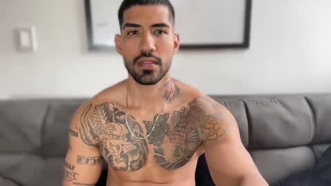 Snapshot of myke_esthetic chatting on 02/16/25, 08:22 Myke esthetic online show from 02/16/25, 08:22