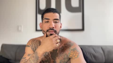 Snapshot of myke_esthetic chatting on 02/27/25, 09:58 Myke esthetic online show from 02/27/25, 09:58