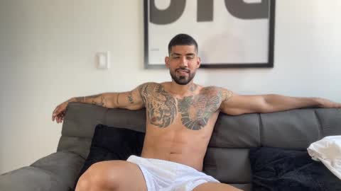 Snapshot of myke_esthetic chatting on 03/01/25, 05:38 Myke esthetic online show from 03/01/25, 05:38