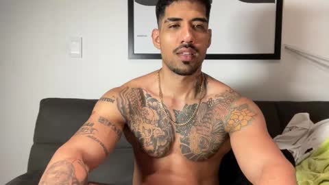 Snapshot of myke_esthetic chatting on 09/24/25, 06:39 Myke esthetic online show from 09/24/25, 06:39