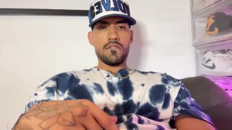 Snapshot of myke_esthetic chatting on 10/05/25, 01:37 Myke esthetic online show from 10/05/25, 01:37