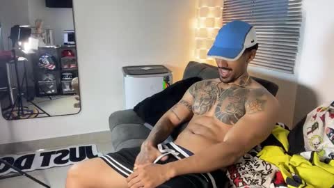 Myke esthetic online show from 11/29/25, 10:46