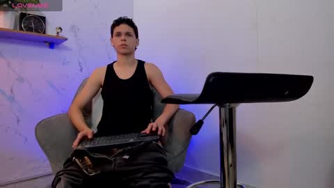 Mykel   online show from 10/08/25, 03:53