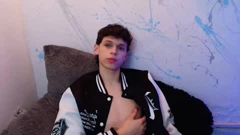 Mykel   online show from 10/22/25, 03:07