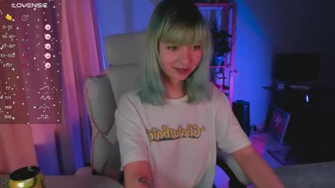 Snapshot of mylaweb chatting on 04/19/26, 04:34 MylaFlores online show from 04/19/26, 04:34