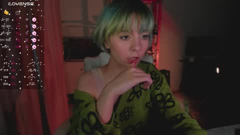 Snapshot of mylaweb chatting on 04/29/26, 01:10 MylaFlores online show from 04/29/26, 01:10
