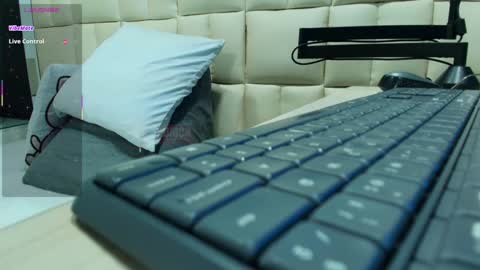 Snapshot of mylittle_mila chatting on 11/04/25, 11:31 camila online show from 11/04/25, 11:31