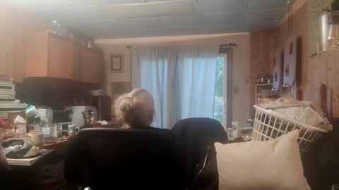 Snapshot of mymyselfandme chatting on 11/10/25, 11:48 mymyselfandme online show from 11/10/25, 11:48