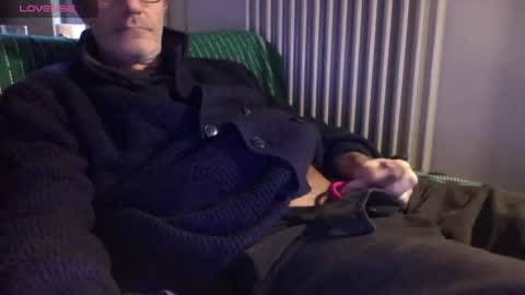 Snapshot of mynakedbeach chatting on 02/18/25, 04:37 Bi sexy guy lovense hush is on private is open or password show tip if you like. online show from 02/18/25, 04:37