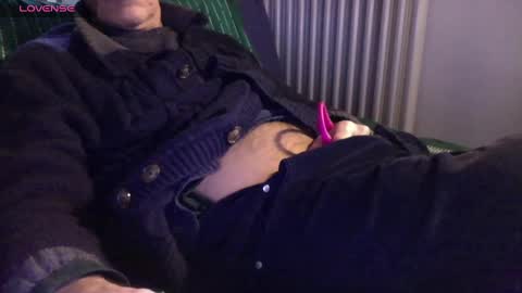 Snapshot of mynakedbeach chatting on 02/20/25, 04:25 Bi sexy guy lovense hush is on private is open or password show tip if you like. online show from 02/20/25, 04:25