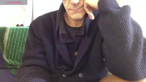 Snapshot of mynakedbeach chatting on 02/21/25, 12:28 Bi sexy guy lovense hush is on private is open or password show tip if you like. online show from 02/21/25, 12:28