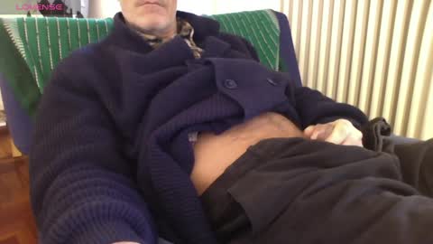 Snapshot of mynakedbeach chatting on 02/27/25, 10:59 Bi sexy guy lovense hush is on private is open or password show tip if you like. online show from 02/27/25, 10:59