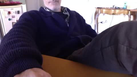 Snapshot of mynakedbeach chatting on 03/02/25, 07:43 Bi sexy guy lovense hush is on private is open or password show tip if you like. online show from 03/02/25, 07:43