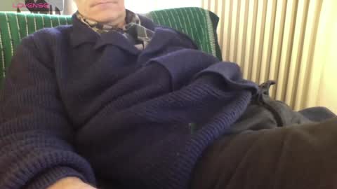 Snapshot of mynakedbeach chatting on 03/04/25, 07:30 Bi sexy guy lovense hush is on private is open or password show tip if you like. online show from 03/04/25, 07:30