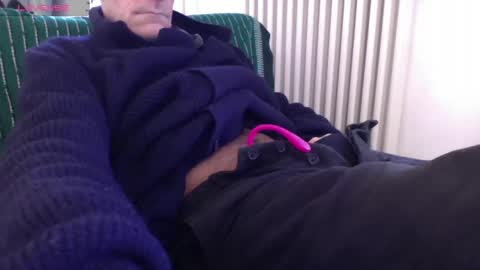 Snapshot of mynakedbeach chatting on 03/04/25, 11:19 Bi sexy guy lovense hush is on private is open or password show tip if you like. online show from 03/04/25, 11:19