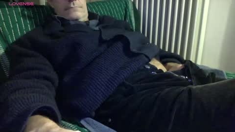 Snapshot of mynakedbeach chatting on 03/06/25, 06:05 Bi sexy guy lovense hush is on private is open or password show tip if you like. online show from 03/06/25, 06:05