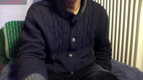 Snapshot of mynakedbeach chatting on 11/24/25, 08:03 Bi sexy guy lovense hush is on private is open or password show tip if you like. online show from 11/24/25, 08:03