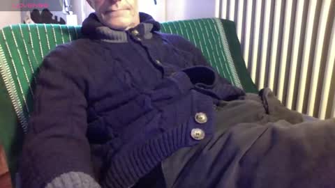 Snapshot of mynakedbeach chatting on 12/01/25, 08:19 Bi sexy guy lovense hush is on private is open or password show tip if you like. online show from 12/01/25, 08:19