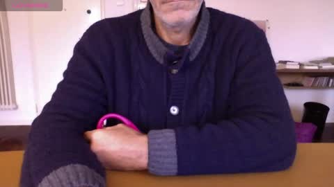 Snapshot of mynakedbeach chatting on 12/05/25, 07:39 Bi sexy guy lovense hush is on private is open or password show tip if you like. online show from 12/05/25, 07:39