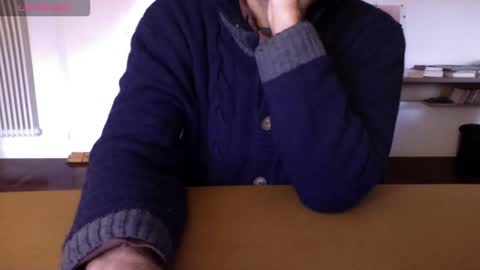 Snapshot of mynakedbeach chatting on 12/22/25, 07:38 Bi sexy guy lovense hush is on private is open or password show tip if you like. online show from 12/22/25, 07:38