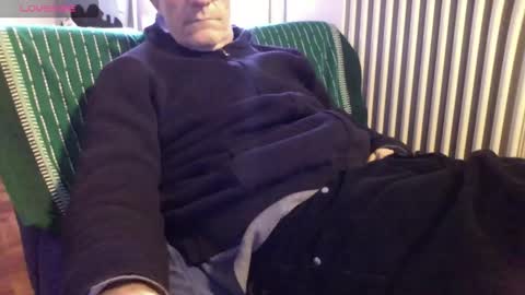 Snapshot of mynakedbeach chatting on 01/16/26, 12:31 Bi sexy guy lovense hush is on private is open or password show tip if you like. online show from 01/16/26, 12:31