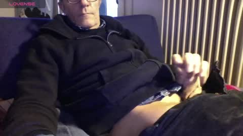 Snapshot of mynakedbeach chatting on 02/03/26, 09:03 Bi sexy guy lovense hush is on private is open or password show tip if you like. online show from 02/03/26, 09:03