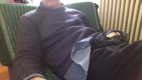 Snapshot of mynakedbeach chatting on 03/02/26, 11:17 Bi sexy guy lovense hush is on private is open or password show tip if you like. online show from 03/02/26, 11:17