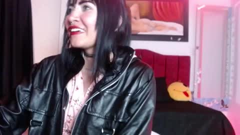 Snapshot of myomi_nix chatting on 01/21/25, 02:43 myomi online show from 01/21/25, 02:43