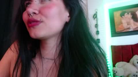 Snapshot of myomi_nix chatting on 01/27/25, 10:38 myomi online show from 01/27/25, 10:38