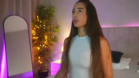 Snapshot of myriamfox_ chatting on 07/18/26, 09:24 Miryam online show from 07/18/26, 09:24