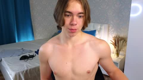 Snapshot of myshkek chatting on 12/18/24, 10:02 Mickey online show from 12/18/24, 10:02