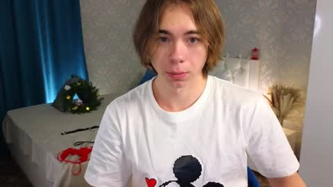 Snapshot of myshkek chatting on 12/25/24, 09:43 Mickey online show from 12/25/24, 09:43