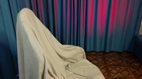 Snapshot of myshkek chatting on 02/12/25, 11:51 Mickey online show from 02/12/25, 11:51