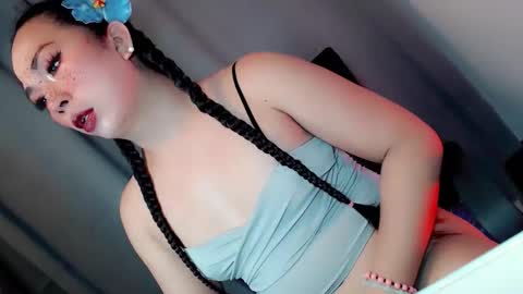 Snapshot of mysterious_kim chatting on 10/16/25, 03:18 kimmy online show from 10/16/25, 03:18