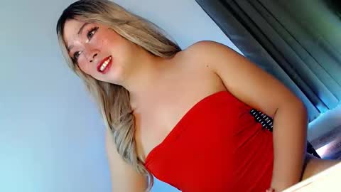 Snapshot of mysterious_kim chatting on 11/26/25, 02:45 kimmy online show from 11/26/25, 02:45