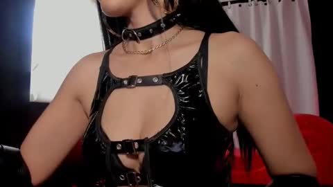 Snapshot of mysteriousgoddesxx chatting on 10/12/25, 08:35 Goddess Cassie online show from 10/12/25, 08:35