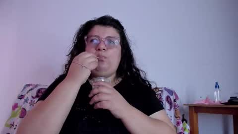 Snapshot of mystery_psique chatting on 11/14/25, 07:23 mystery_psique online show from 11/14/25, 07:23