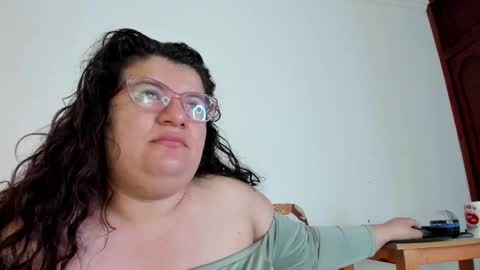 Snapshot of mystery_psique chatting on 11/16/25, 01:28 mystery_psique online show from 11/16/25, 01:28