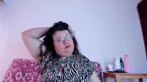 Snapshot of mystery_psique chatting on 11/21/25, 06:50 mystery_psique online show from 11/21/25, 06:50