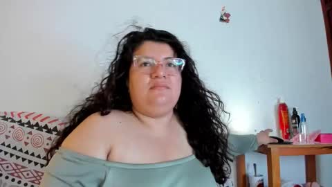 Snapshot of mystery_psique chatting on 12/14/25, 01:38 mystery_psique online show from 12/14/25, 01:38