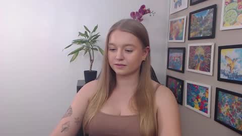 Snapshot of mysteryericax chatting on 12/27/24, 01:28 Erica online show from 12/27/24, 01:28