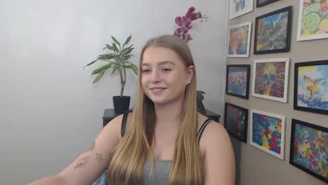 Snapshot of mysteryericax chatting on 01/07/25, 03:12 Erica online show from 01/07/25, 03:12