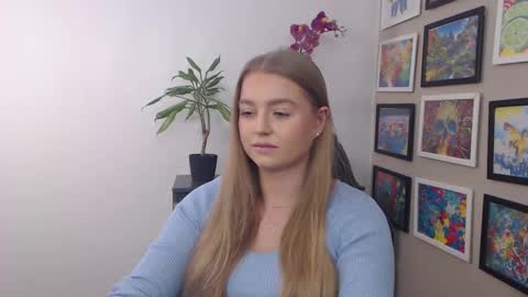 Snapshot of mysteryericax chatting on 01/17/25, 10:33 Erica online show from 01/17/25, 10:33